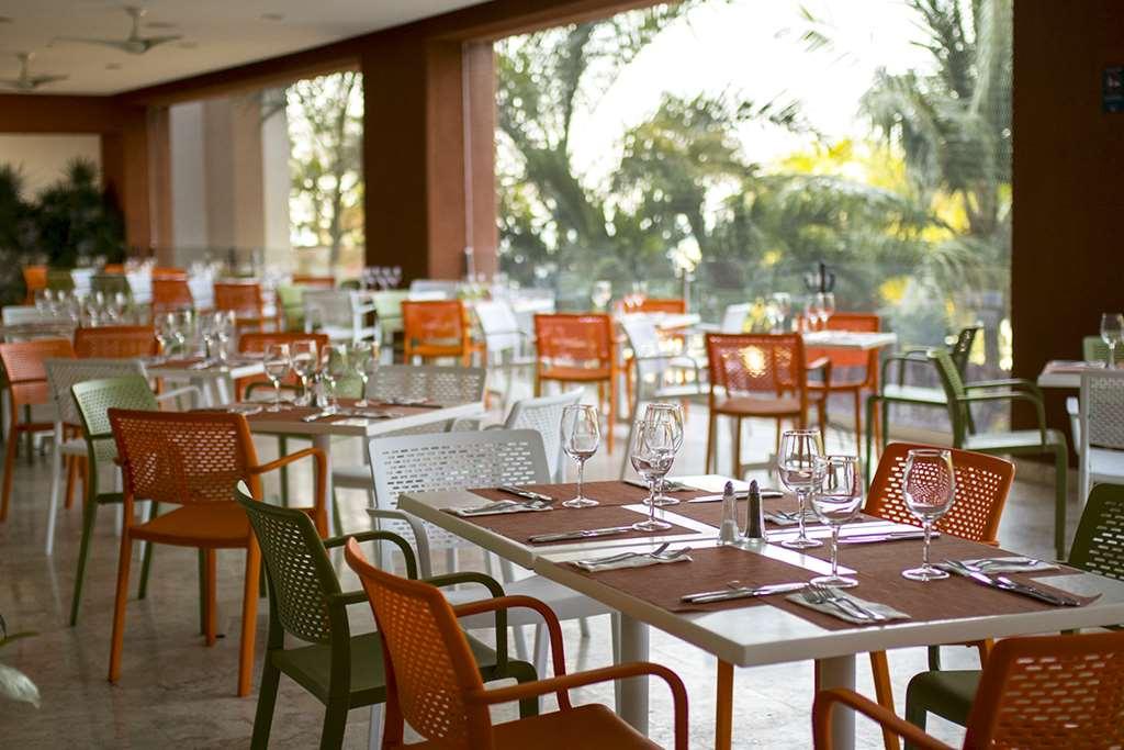 Azul Ixtapa Grand All Inclusive Suites - Spa & Convention Center 레스토랑 사진